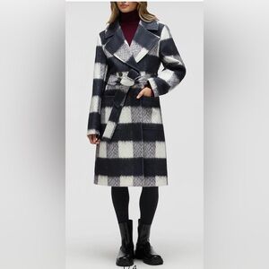Buffalo Plaid Belted Double Breasted Coat in Black/White